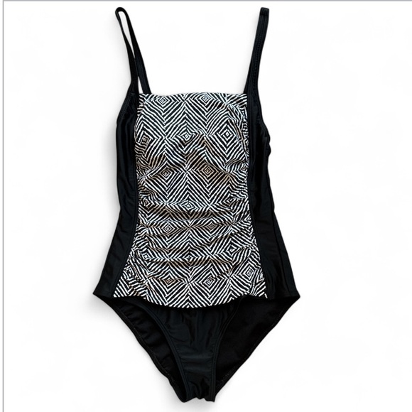 seekers australia Other - Seekers Essentials Australia Black Swimsuit tummy control